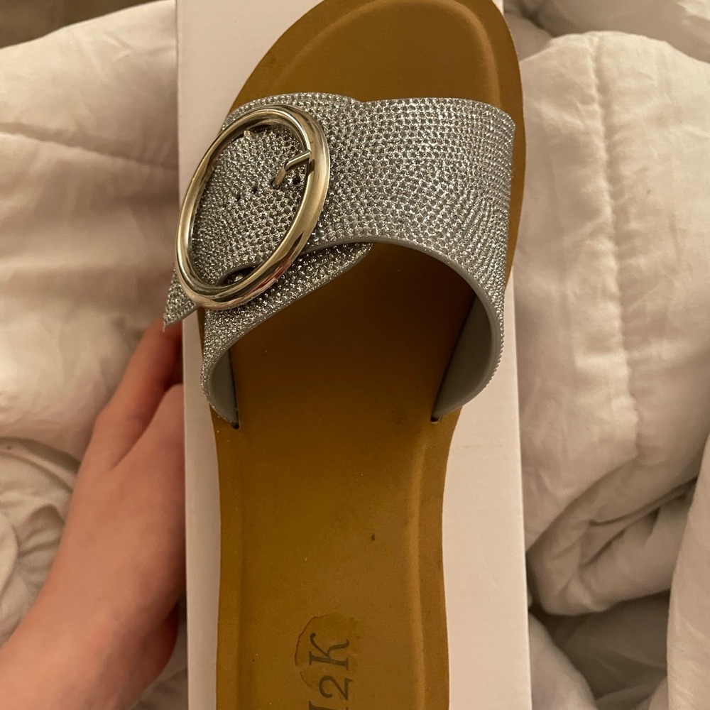 Womenswear H2K slippers